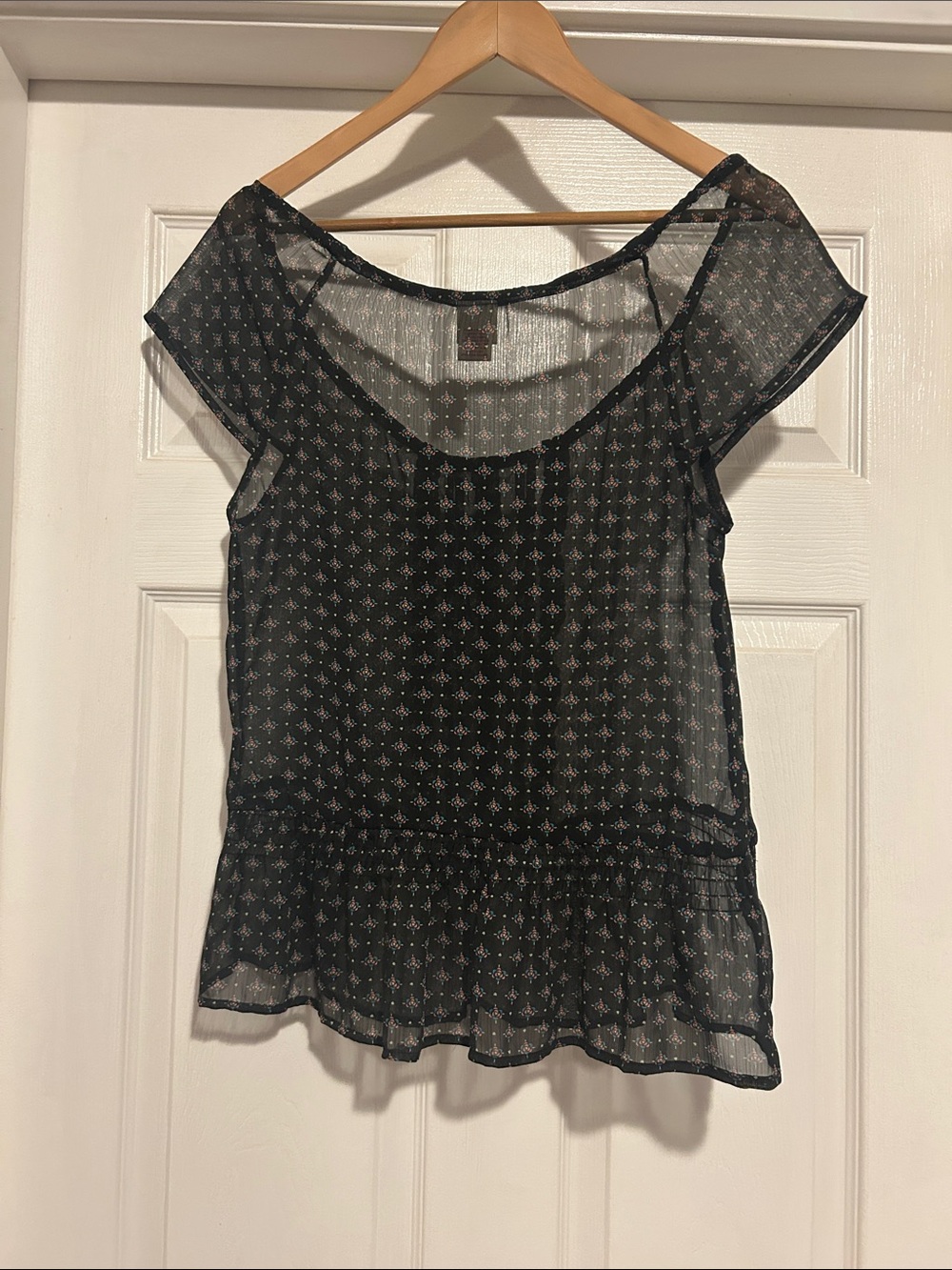 Mossimo Supply Co. Black Sheer Floral Cap-Sleeve Blouse - Picture 3 of 3